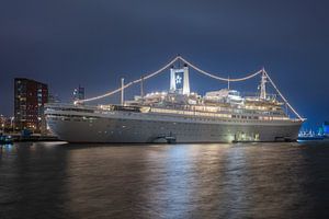Das Kreuzfahrtschiff ss Rotterdam in Rotterdam Katendrecht am frühen Morgen