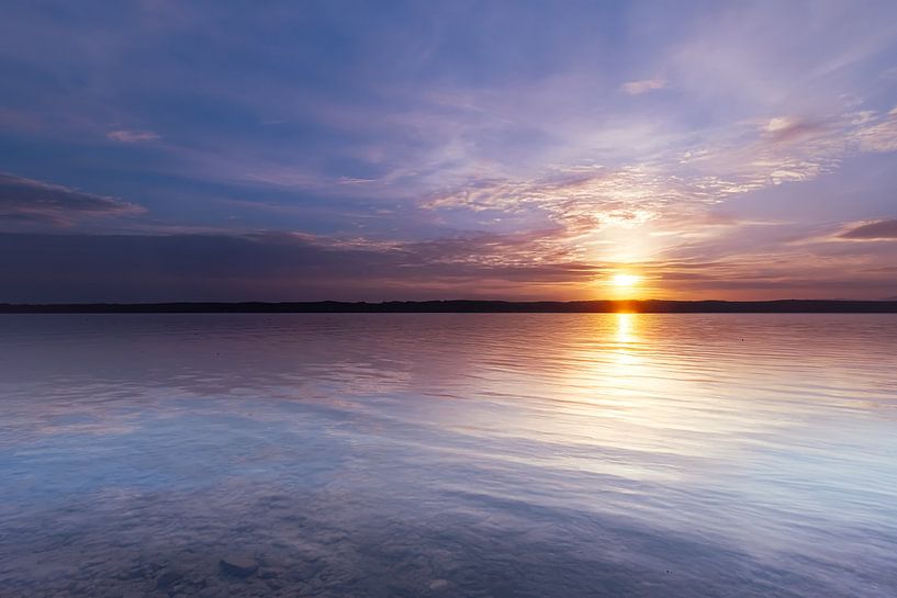 A dreamy sunset on Lake Starnberg - een dromerge zonsondergang aan het meer- un coucher de soleil de reve au bord du lac by Christina Bauer Photos