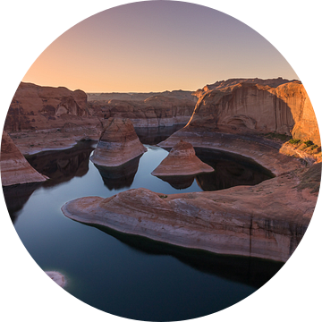 Zonsopkomst in Reflection Canyon, Lake Powell, Utah