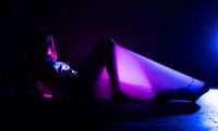 vrouw silhoute neon