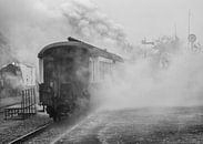 Nostalgisch plaatje van Stoomtrein Simpelveld gehuld in stoom bij vertrek van het Station van John Kreukniet thumbnail