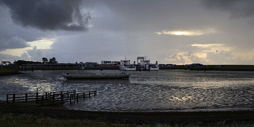 Evening in the port of Lauwersoog by BSNF