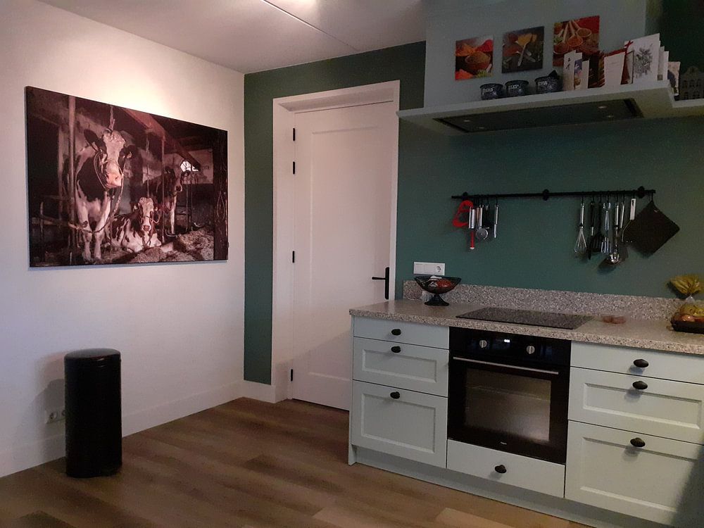 Kuhe im alten Kuhstal  von Inge Jansen 