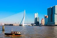 De taxiboot met de skyline van Rotterdam par Petra Brouwer Aperçu