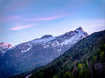 Zijdezachte zonsondergang in de Dolomieten, Italië van Madan Raj Rajagopal