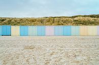 Pastel gekleurde strandhuisjes aan de Zeeuwse kust van Fotografiecor .nl thumbnail