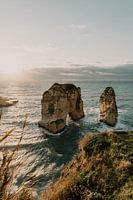 Zonsondergang over Pigeon Rocks in Beiroet, Libanon