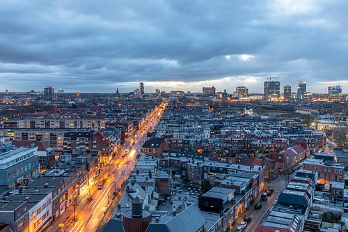 Stadsgezicht Utrecht blauwe uur ochtendschemer uitzicht watertoren Amsterdamsestraatweg