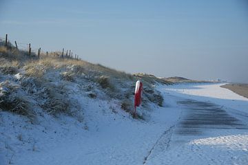 Wit strand van Auke Schelstraete