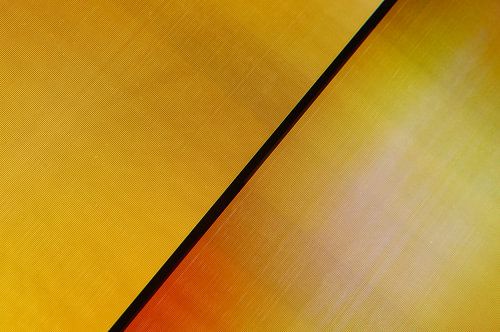 De moderne tijd in een geel jasje