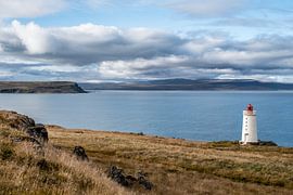 Iceland view coastal lighthouse by Kim van Dijk