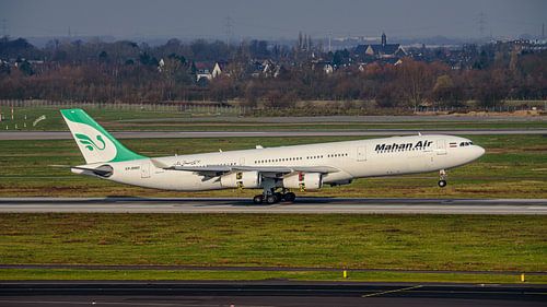 Mahan Air Airbus A340-300 passagiersvliegtuig.