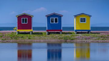 Gekleurde Strandhuisjes bij Cavendish Newfoundland van Menno Schaefer