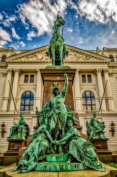 Kaiser Wilhelm I Denkmal und Statue vor Rathaus Altona in Hamburg von Dieter Walther