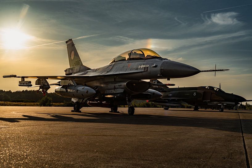 F-16 'The orange Jumper by MvdbPhotography