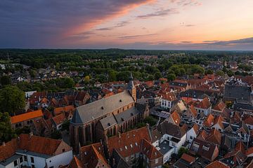 Photo de drone de Hattem au coucher du soleil