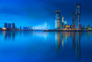 Rotterdam skyline at blue hour ... van Marc de IJk