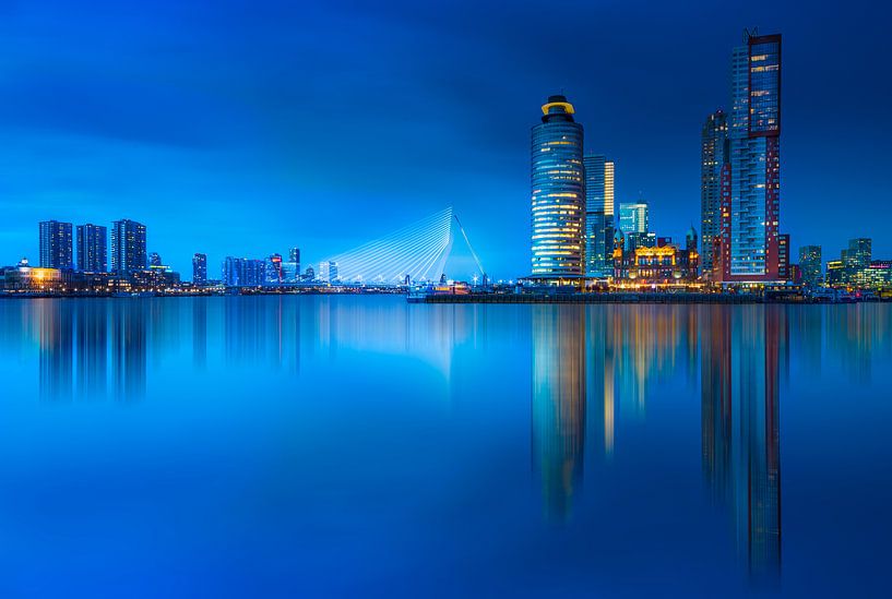 Rotterdam skyline at blue hour ... van Marc de IJk