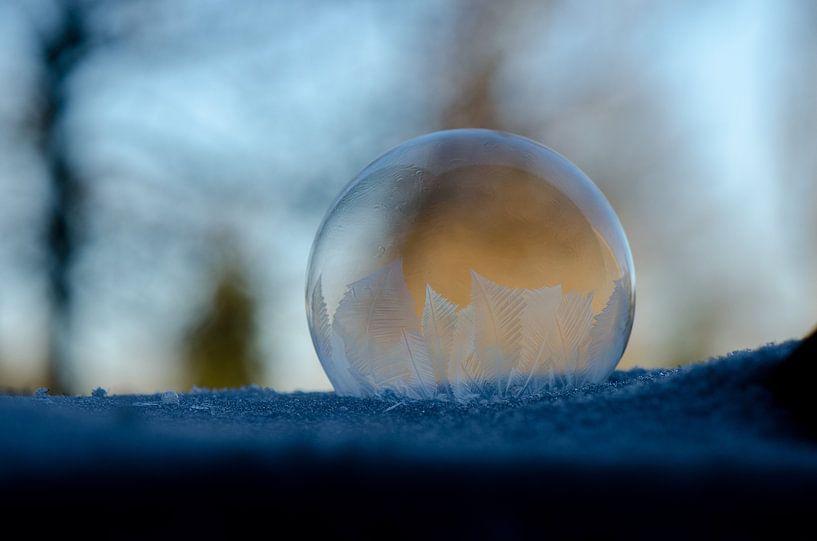 Frozen bubble III by Gerben van den Hazel