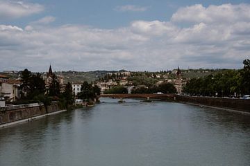 Fluss Verona von Inge de Lange