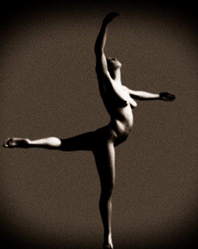 Naakte vrouw – Studie van Sofie naakt dansend