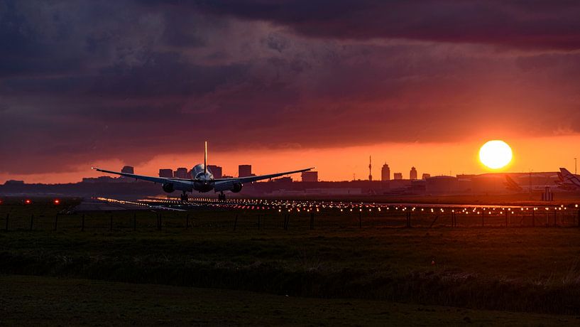 Landing Emirates Skycargo Boeing 777-F1H. by Jaap van den Berg