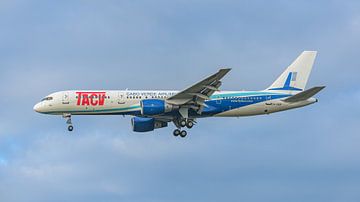 TACV - Boeing 757-200 der Cabo Verde Airlines. von Jaap van den Berg