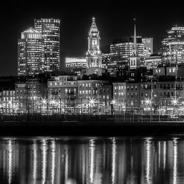 BOSTON Abendliche Skyline von North End & Financial District | Monochrom