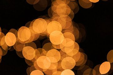 Yellow-orange bokeh against a dark background by Joyce van Dijk Fotografie - fotografiekunst vanuit m'n