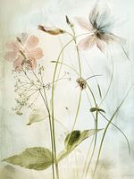 Stilleven met wilde bloemen in Japandi stijl