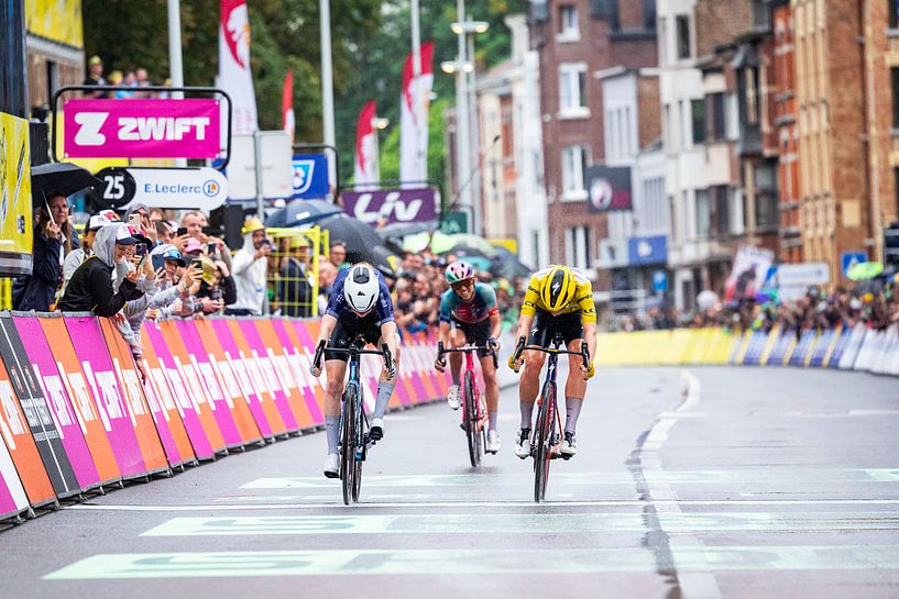 Puck Pieterse wins in Liege by Leon van Bon