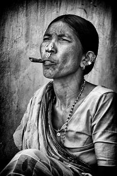 Smoking lady. by Ton Bijvank