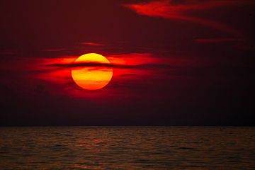 Zonsondergang aan zee van Manfred Schmierl