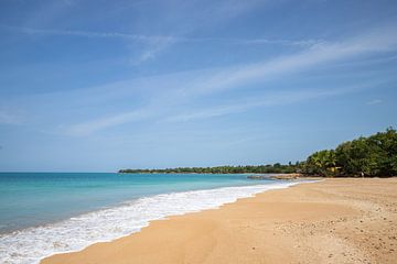 Plage de Clugny, strand in het Caribisch gebied Guadeloupe