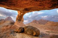 Natuurlijke boog, Spitzkoppe, Namibie  van Fotografie Egmond thumbnail