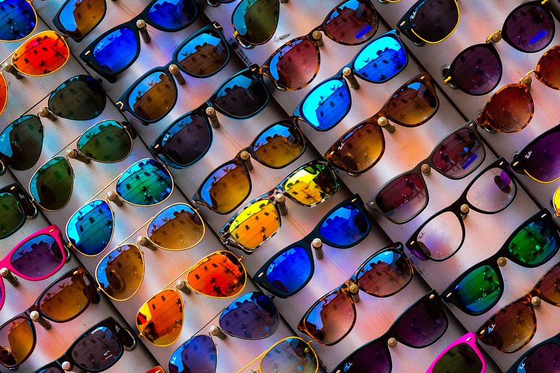 Kleurrijke zonnebrillen von Peter Relyveld