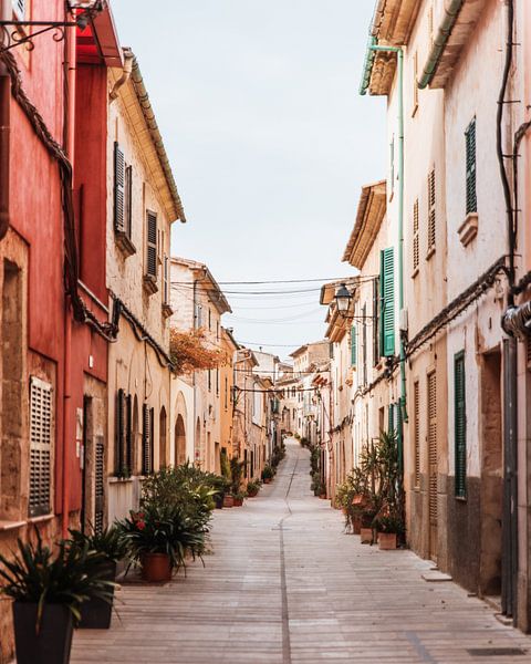 Spaans straatje op Mallorca van Dayenne van Peperstraten