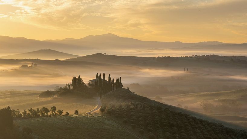 Podere Belvedere on a foggy morning by Teun Ruijters