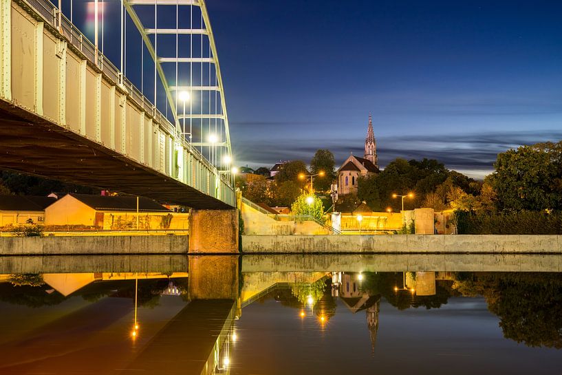 Duitsland, Prachtig uitzicht op berger kerk die in water reflecteert van adventure-photos
