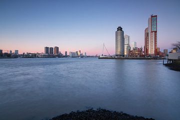 Cold sunset in Rotterdam van Ilya Korzelius