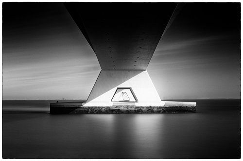 Infinite Perspectives - Zeelandbrug in black and white