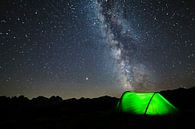 Melkweg sterrenstelsel boven de tent in de Oostenrijkse bergen van Hidde Hageman thumbnail