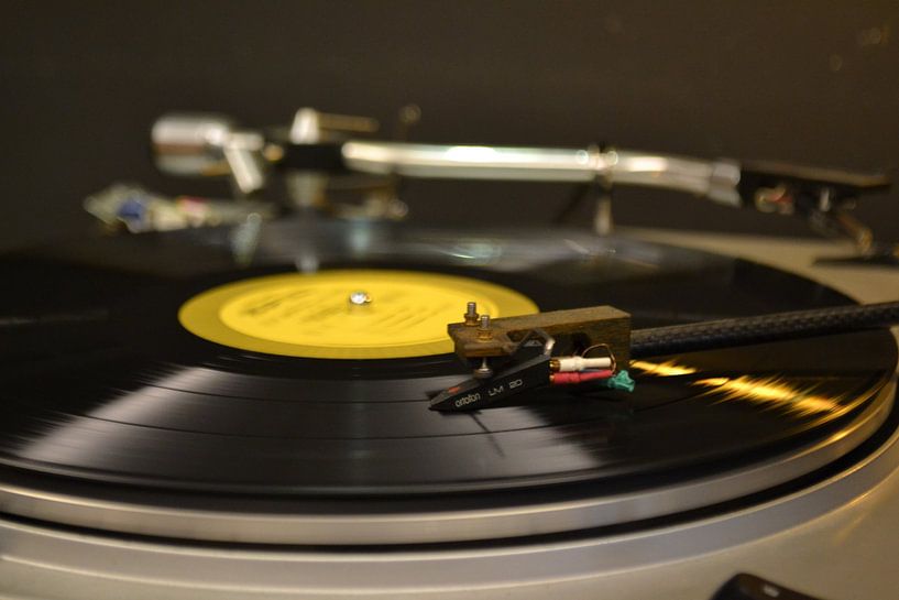 Vinyl Record by Hello Pompoyo