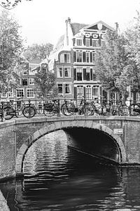 Innere Stadt von Amsterdam Niederlande Schwarz und Weiß