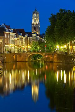 Domtoren den Sand-Brücke und Alten Kanal vom Fluss Vecht in Utrecht zu sehen