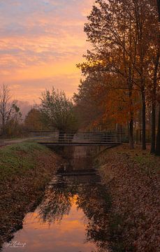 Die Brücke , neben dem Schloss von Jos Erkamp