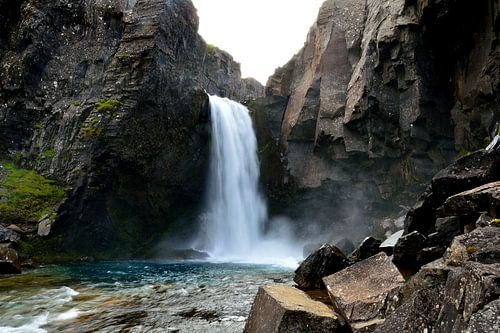 Een melkachtige Folaldafoss
