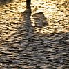 Ombre dans la rue sur Marieke van der Hoek-Vijfvinkel