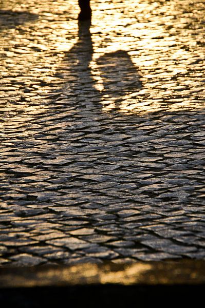 Ombre dans la rue par Marieke van der Hoek-Vijfvinkel