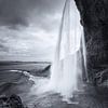 Chute d'eau Seljalandsfoss en noir et blanc sur Henk Meijer Photography